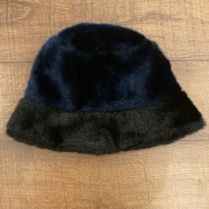Faux Fur Bucket Hat Black & Navy